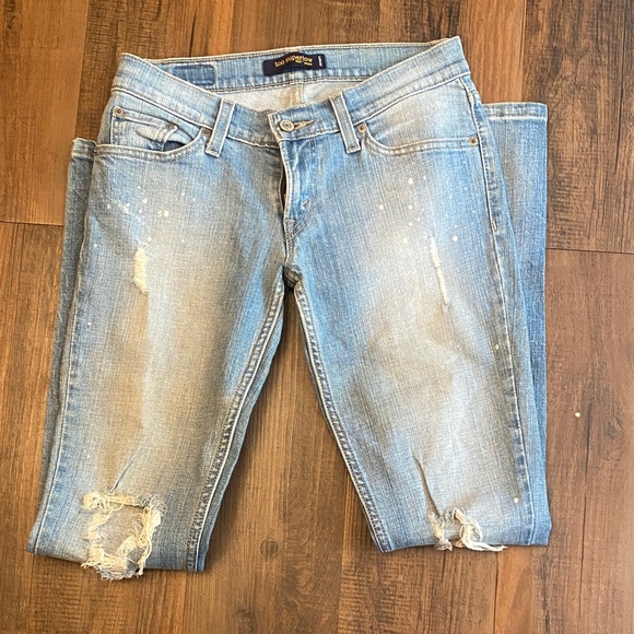 Levi's Light Blue Skinny Jeans with Distressed Details - Picture 1 of 11